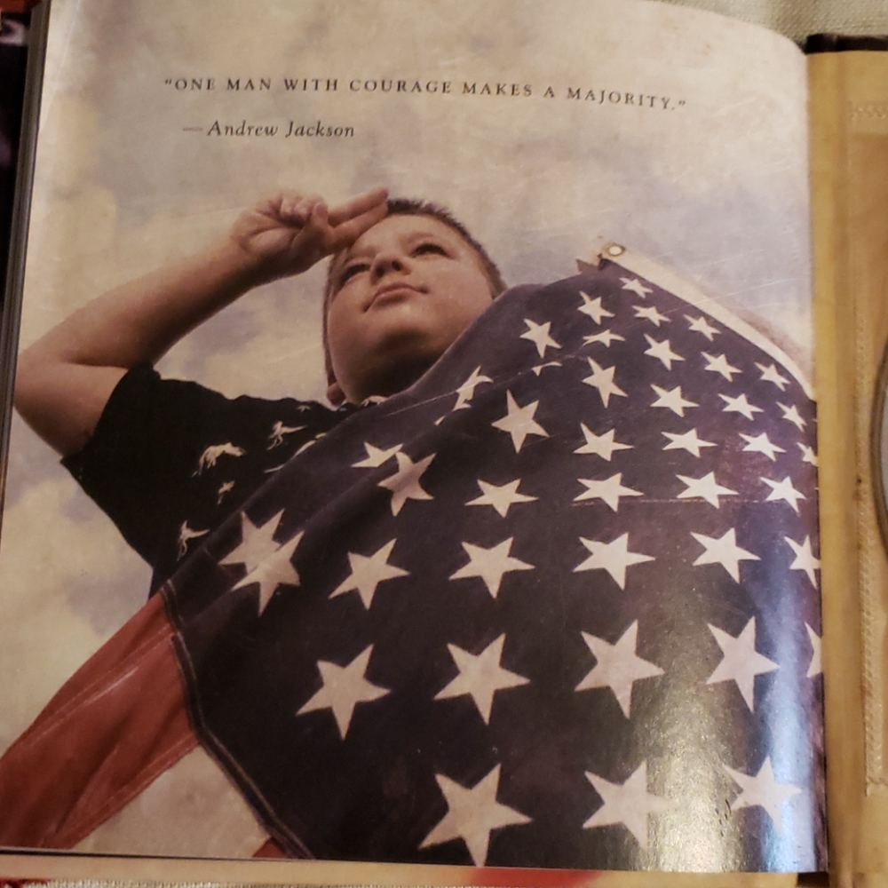 Book with CD - Picture 2 of 5